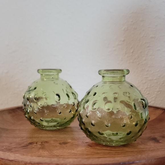 Source Unknown Small Green Honeycomb Glass Vases X2 - Picture 2 of 8